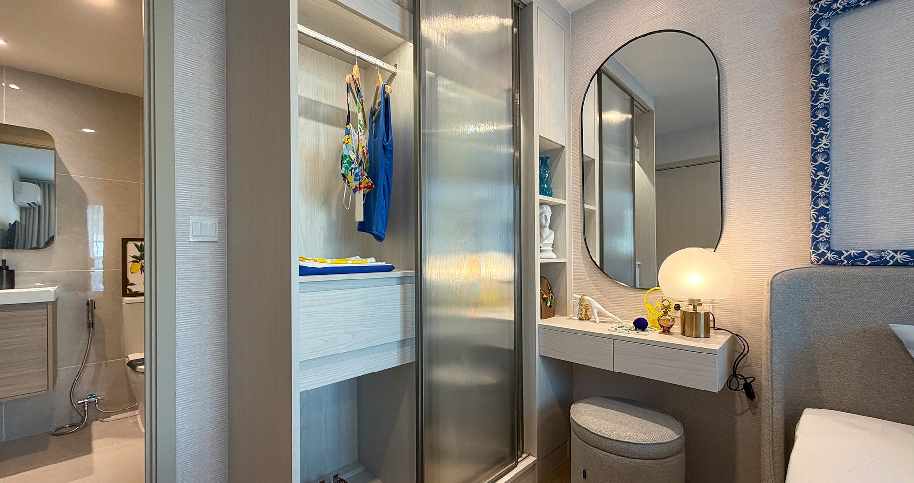 Dressing area of a unit